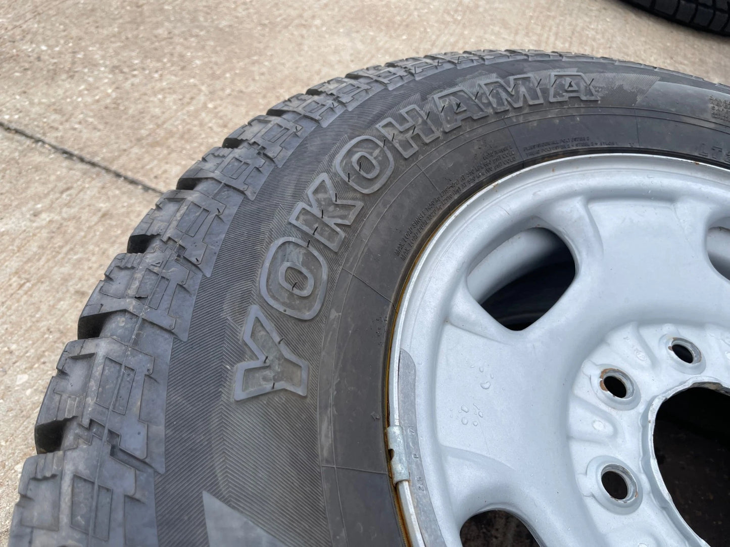 17" Chevy Silverado GMC Sierra 2500 OEM 8095 wheel rim tire Yokohama GEOLANDER