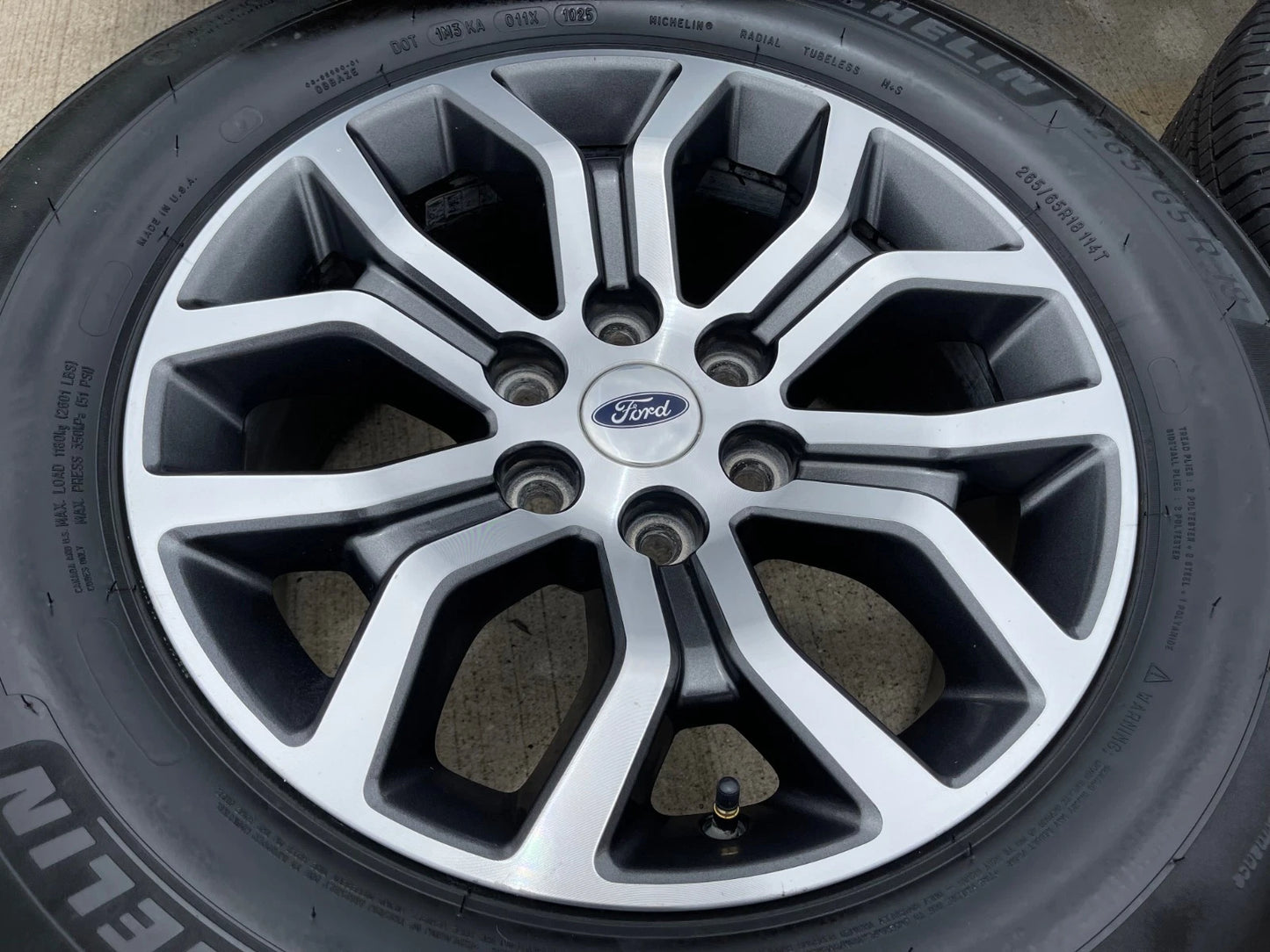 18" Ford F-150 Lariat OEM rims wheels 10342 tires NEW MICHELIN