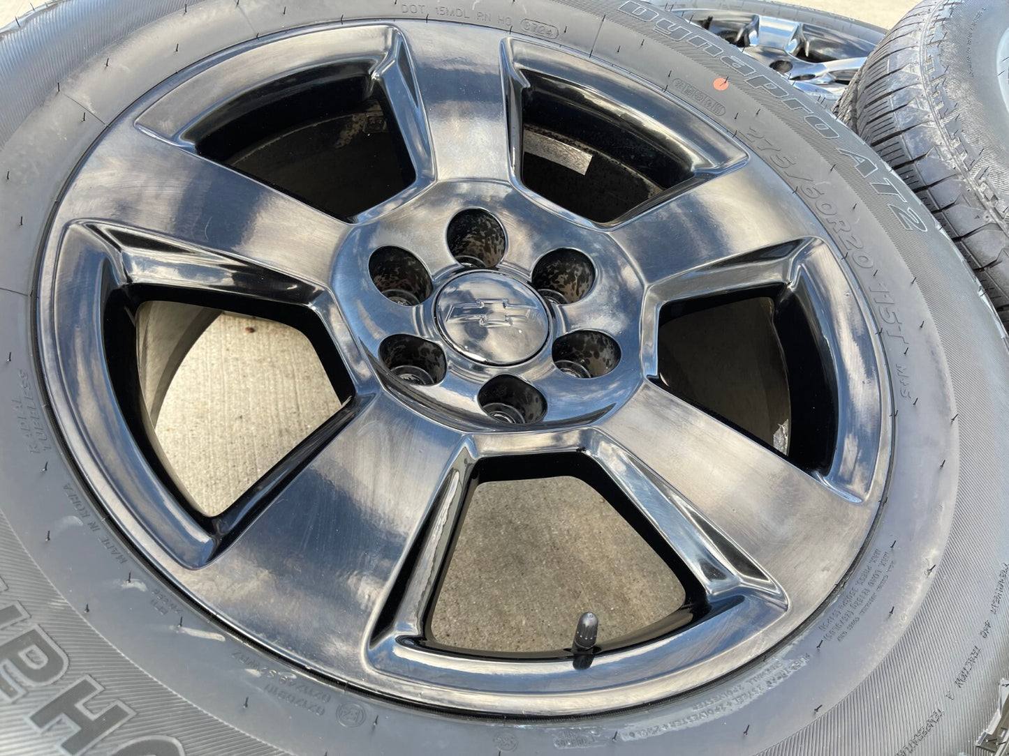 20" Chevy Silverado 1500 Tahoe Suburban OEM wheels rims 5652 tires GMC