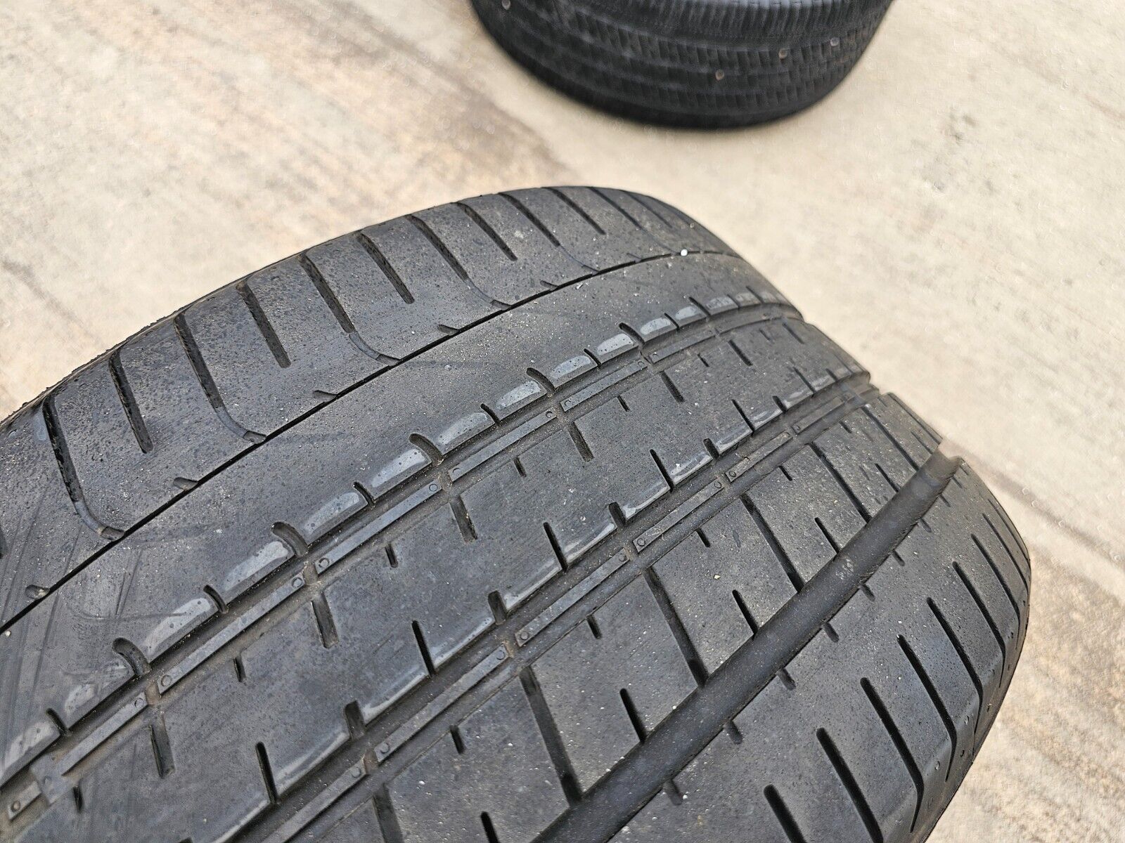 (1) 295/30/20 Pirelli P-Zero