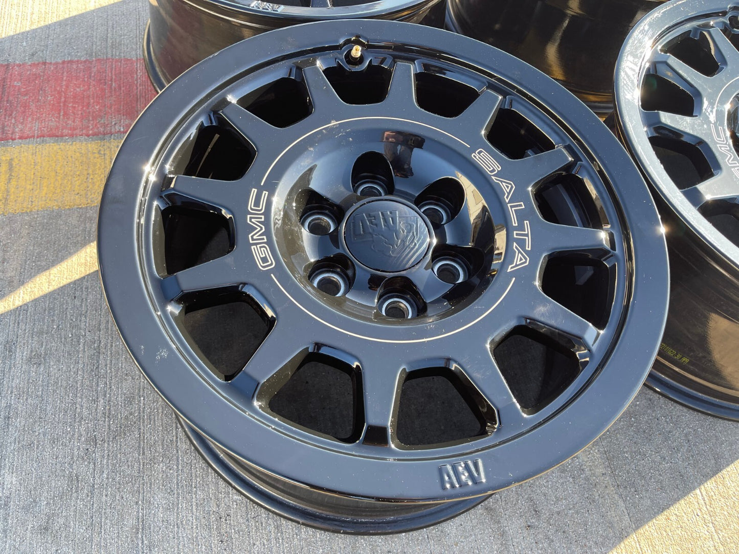 (4) 18" AEV SALTA GMC Sierra AT4X Chevy Silverado OEM rims wheels 2024 2025 2026