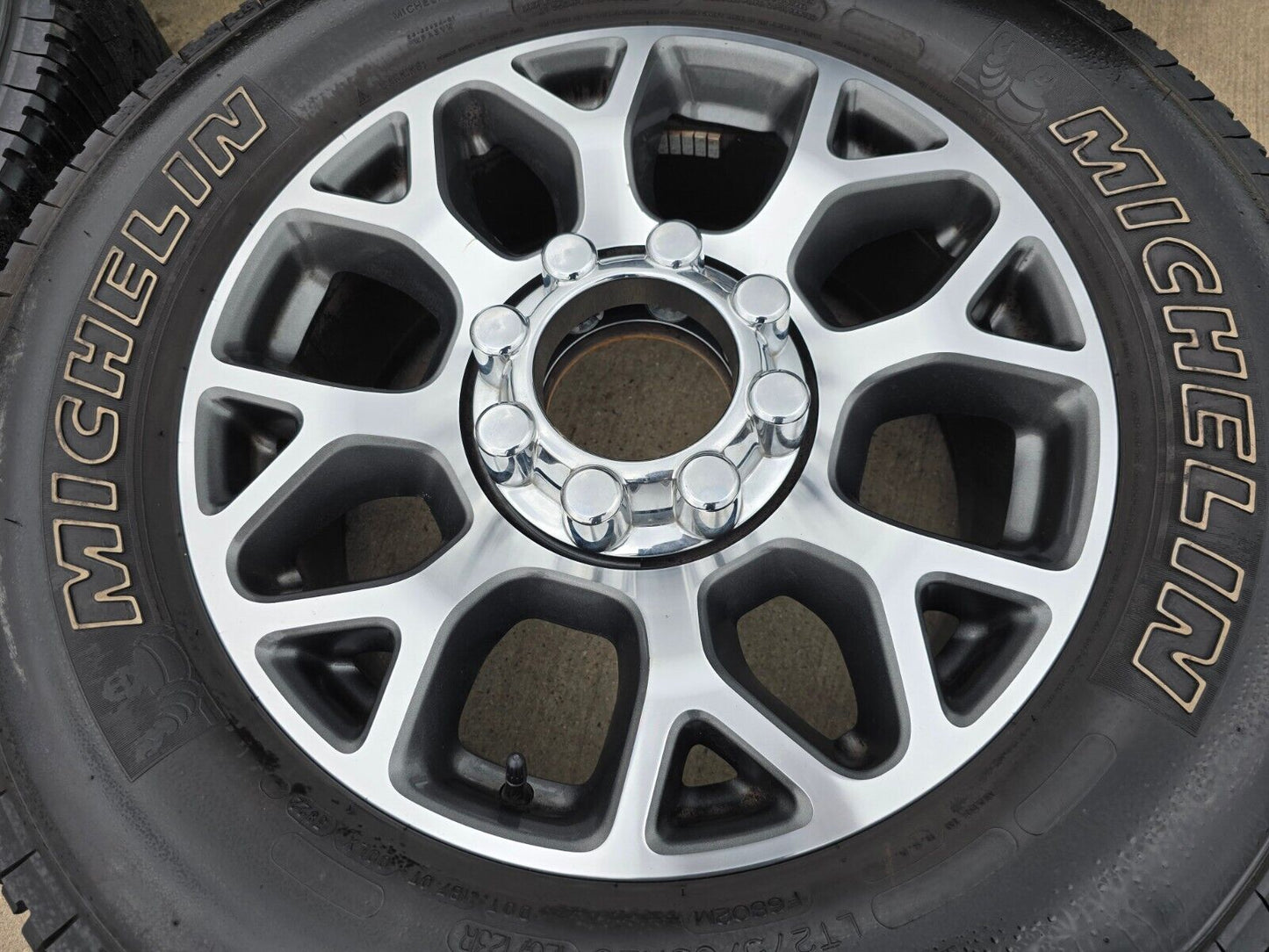 20" Ford F-250 F-350 OEM Lariat wheels rims 10292 tires 2021 2022 2023 2024 2025