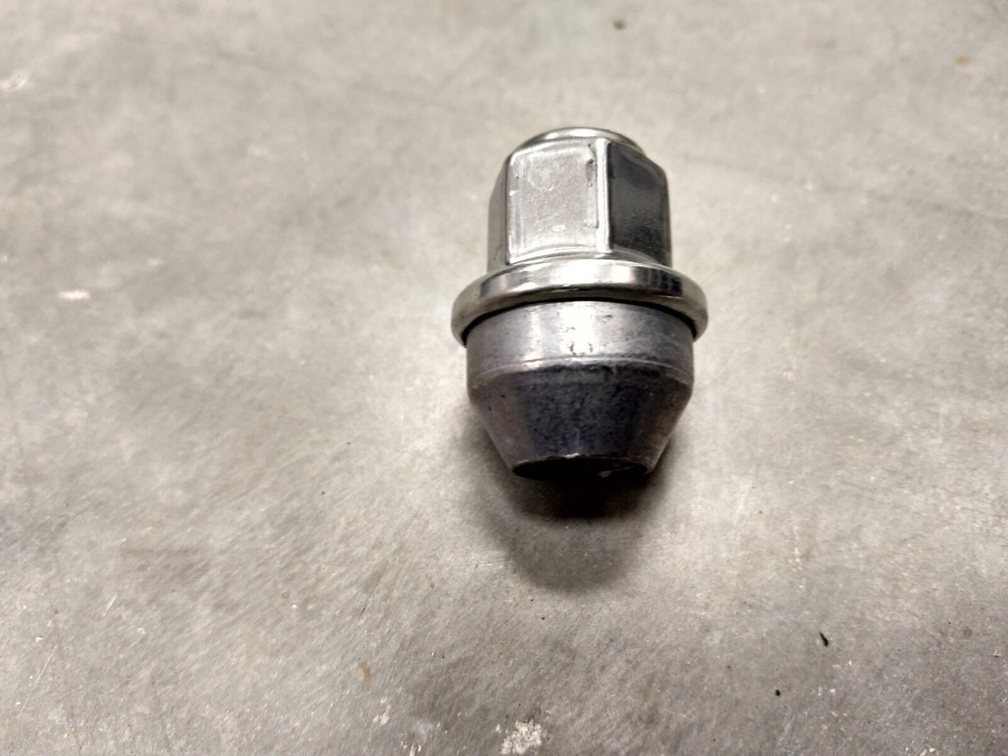 (24) OEM Ford lug nuts Polished F-150 Expedition 14x1.5 2016 2017 2018 2019 2020