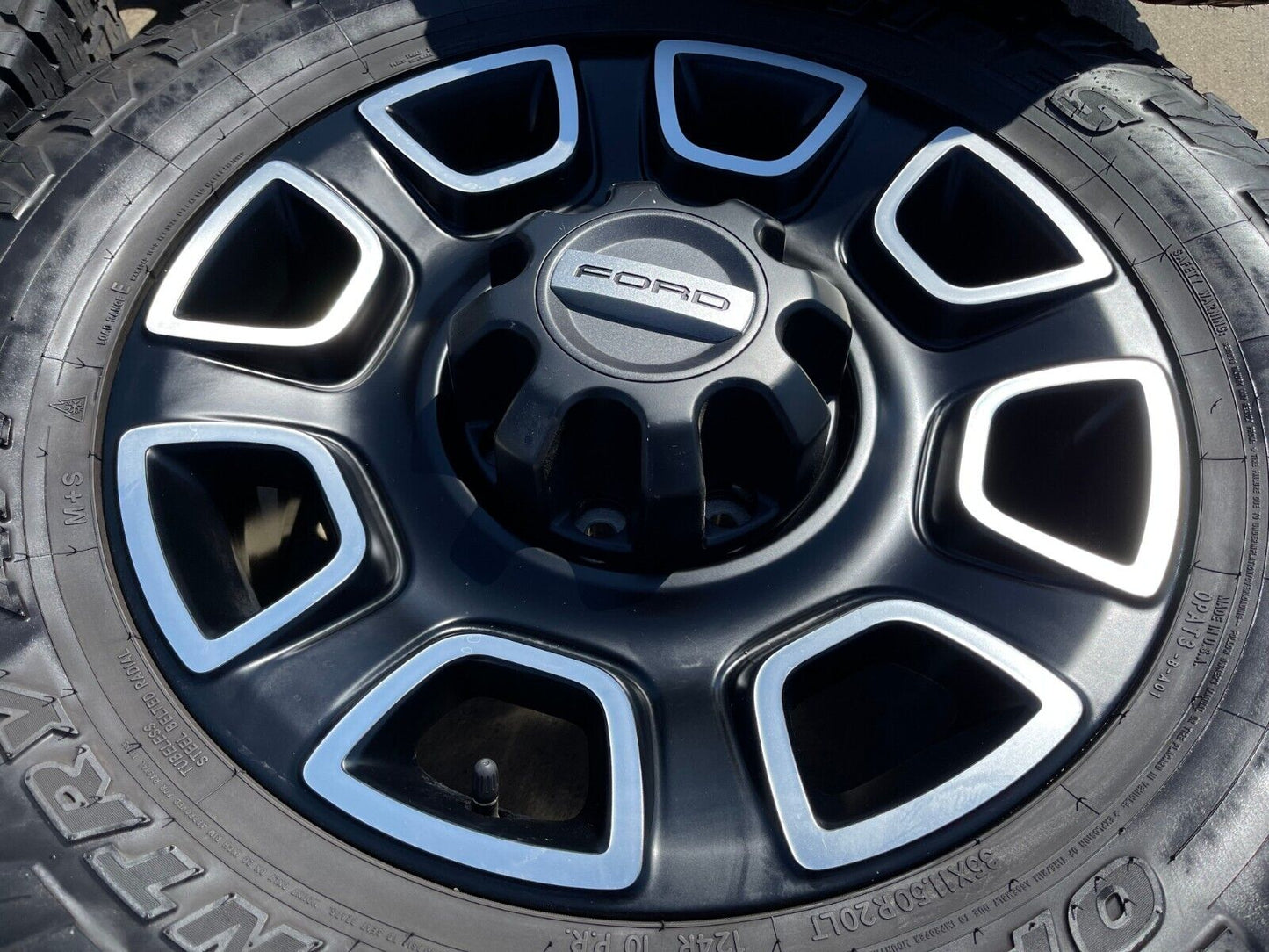20" Ford F-250 F-350 OEM Lariat Platinum wheels rims 10486 tires TOYO