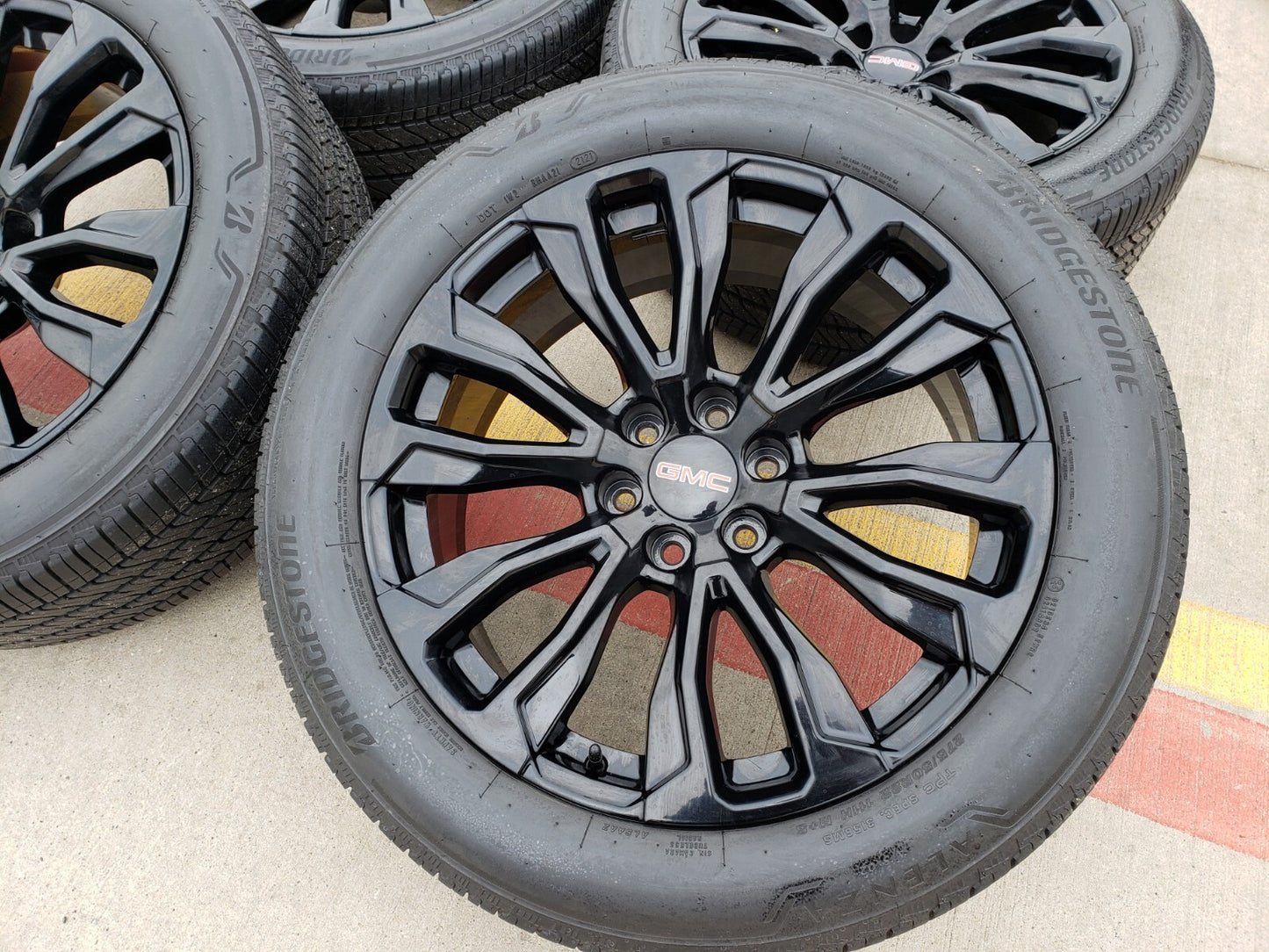 22" GMC Yukon Sierra Chevy Tahoe Silverado OEM wheels rims tires 97000 14025