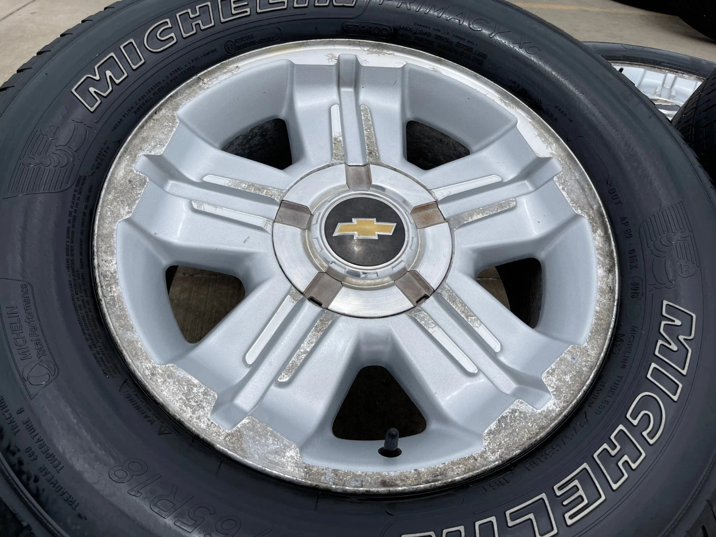 18" Chevy Tahoe Suburban Z71 OEM 5300 wheels rims tires Silverado 1500