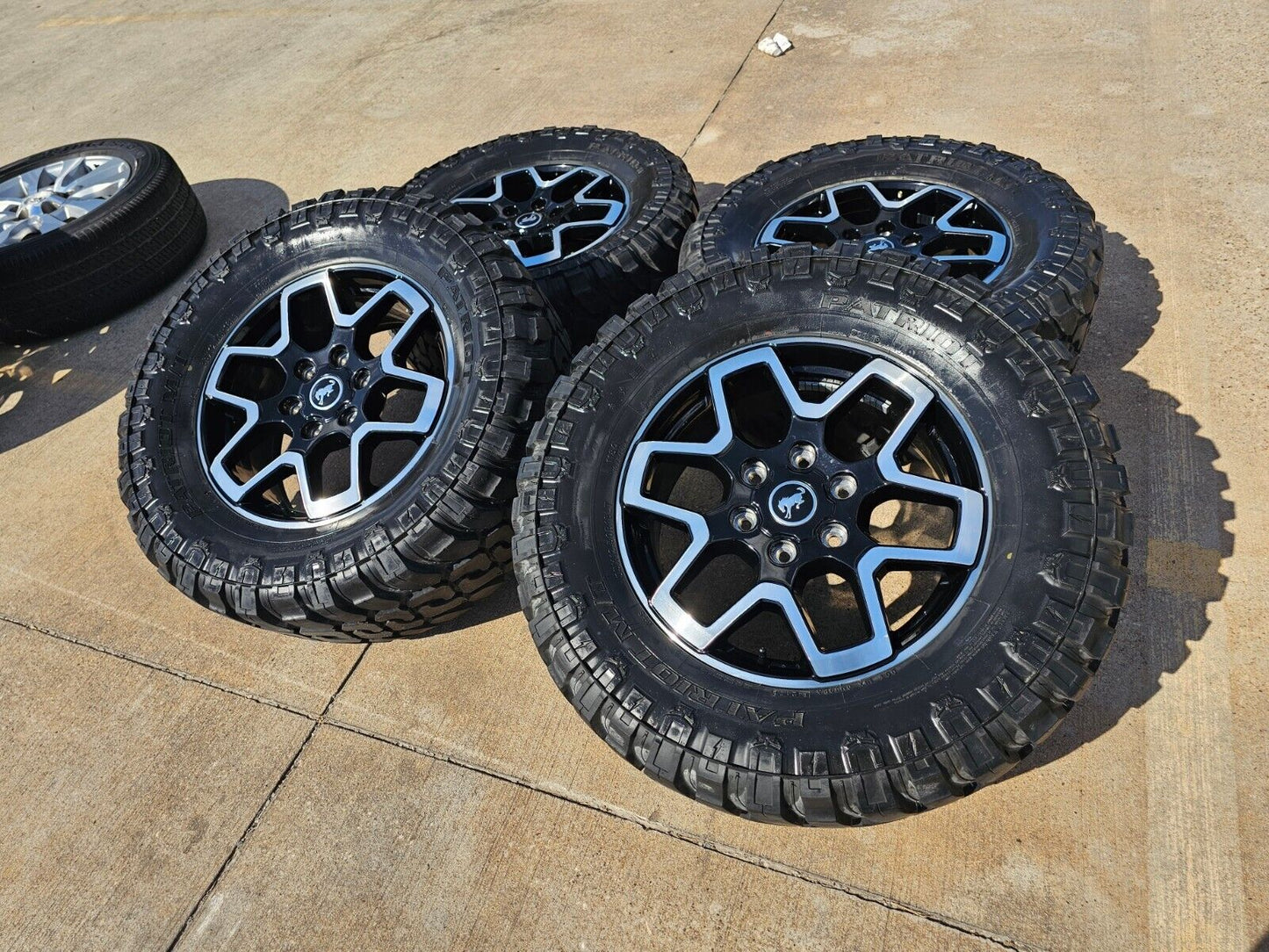 18" Ford Ranger Bronco wheels rims 95213 6x139 tires 2022 2023 2024 2025 33"