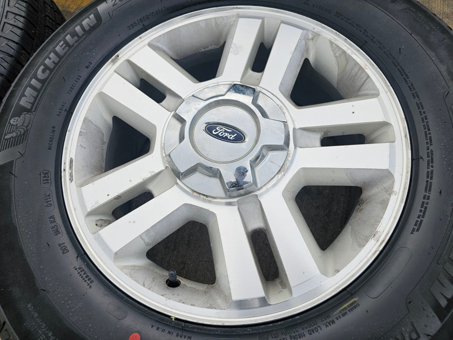 18" Ford F-150 Expedition OEM 3559 rims wheels tires NEW MICHELIN