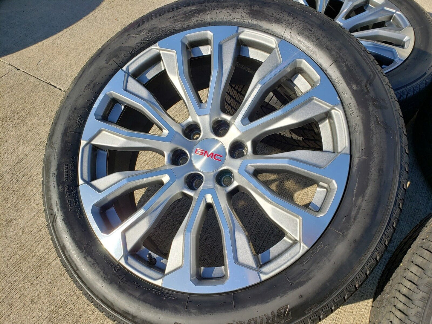 22" GMC Yukon Sierra Chevy Tahoe Silverado OEM wheels rims tires 14025 97000