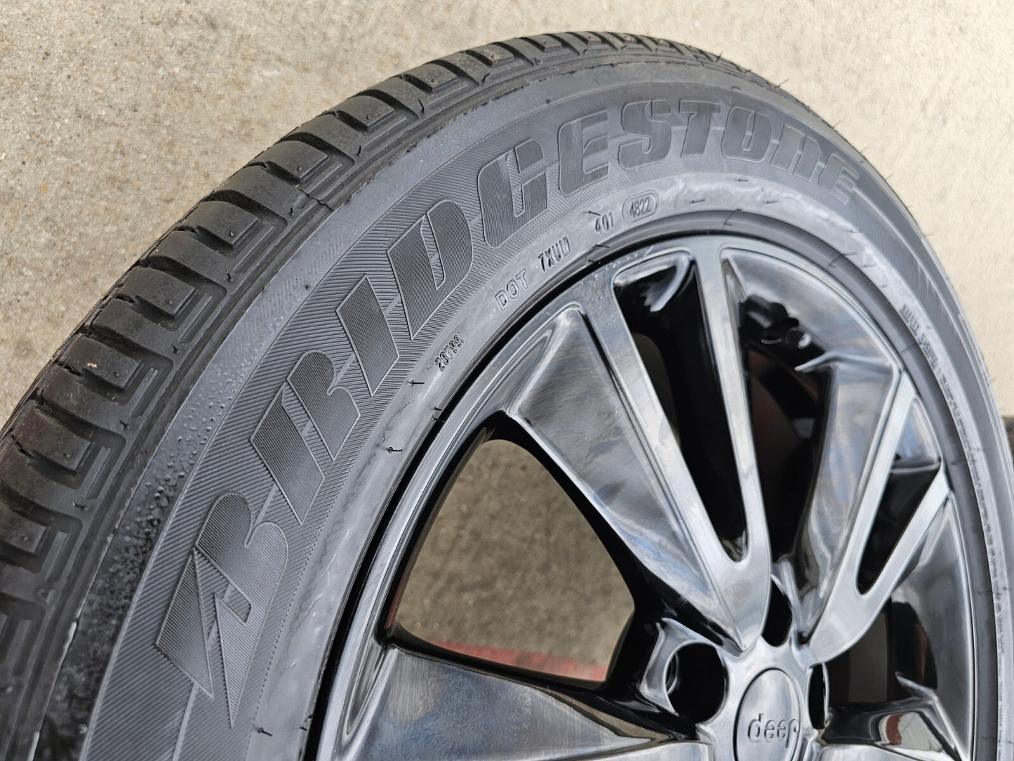 20" Jeep Grand Cherokee L OEM wheels rims 2393