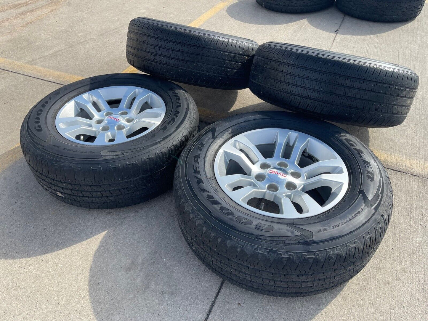 18" Chevy Tahoe Suburban Z71 OEM 5646 wheels rims tires Silverado 1500