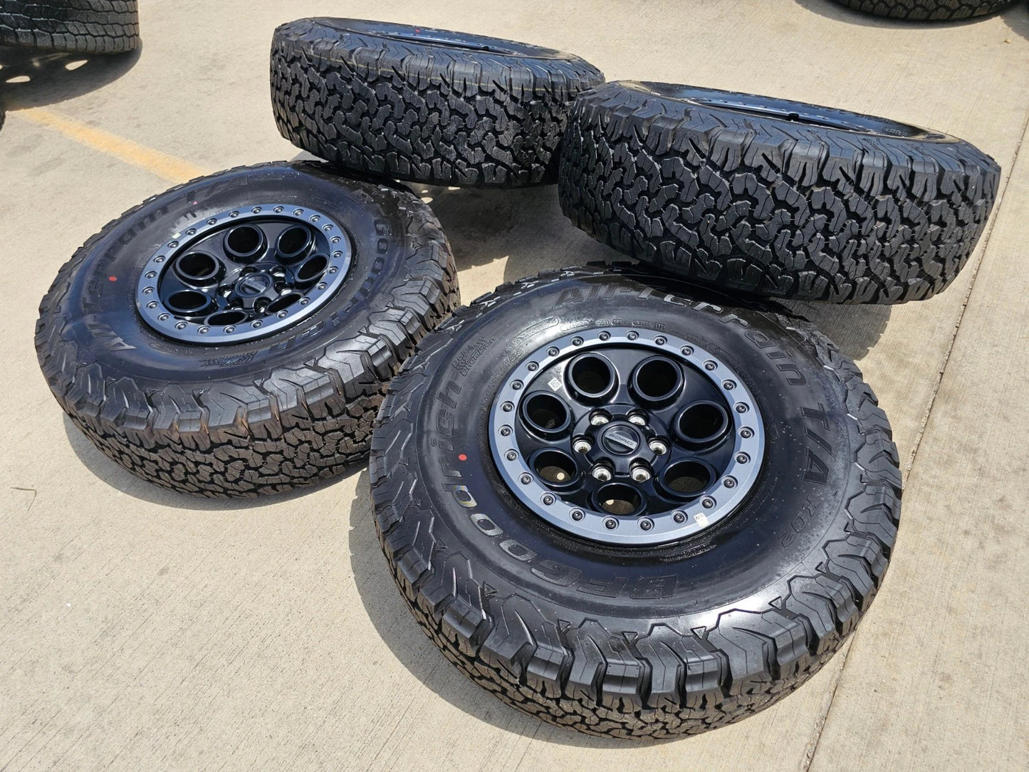 17" Ford F-150 Raptor OEM BEADLOCK rims wheels BFG KO2 37" tires NEW