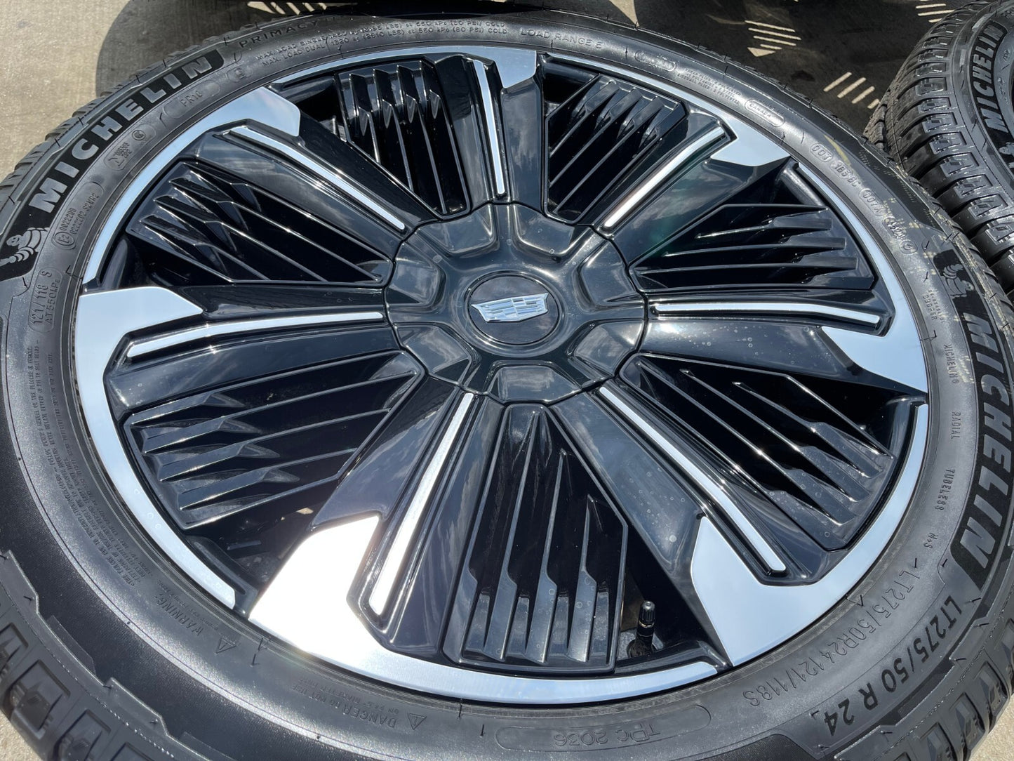 24" Cadillac Escalade IQ PLATINUM EV OEM 8x165 wheels rims Hummer 2500 2025 NEW