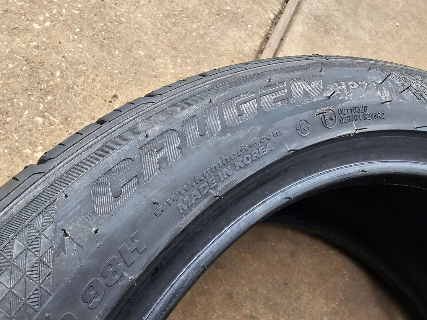 (1) 245/45/19 Kuhmo Crugen HP71 NEW