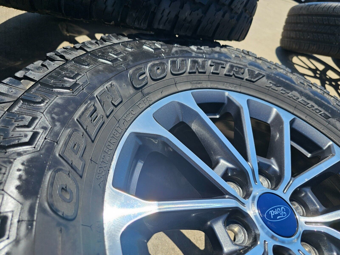 18" Ford F-150 OEM rims wheel 10169 tires Expedition 33" Toyos 2016 2017 2018
