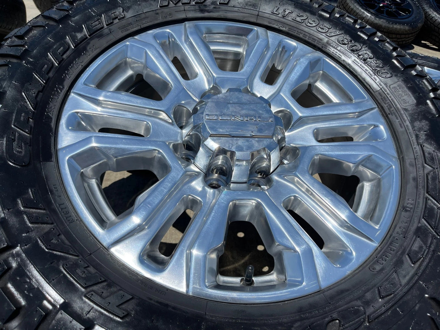 20" GMC Sierra Denali 2500 3500 OEM 5957 wheels rims 2022 2023 2024 2025 NITTO