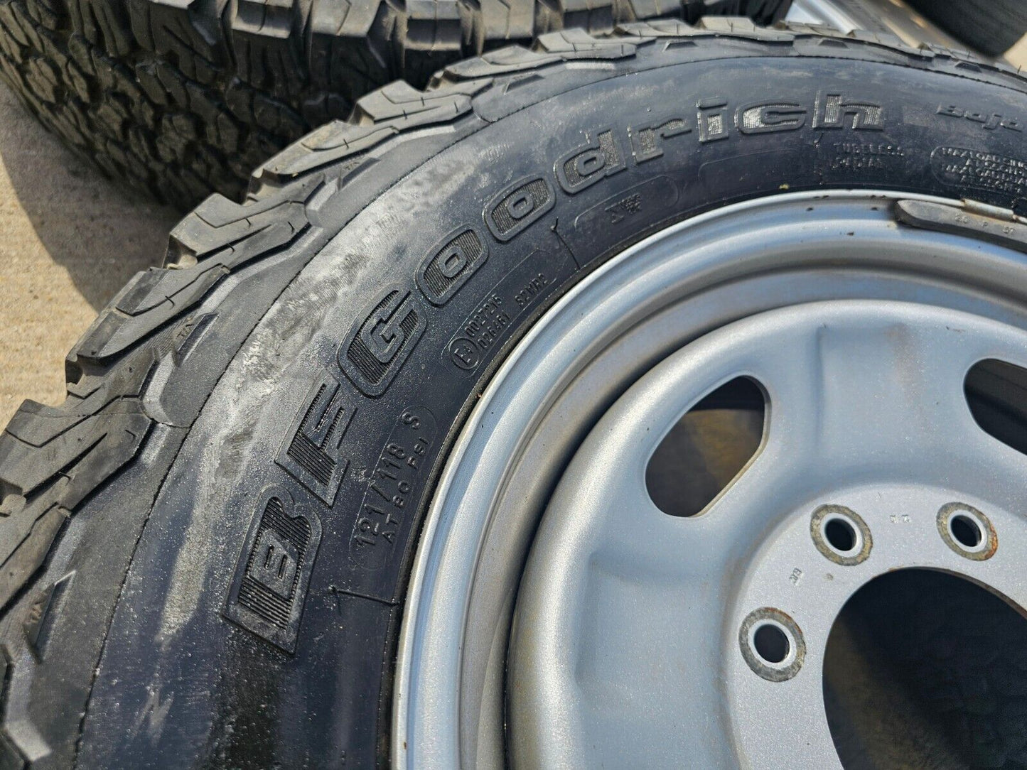 17" Ford F-250 F-350 OEM 3828 wheels rims tires BFG KO2 A/T