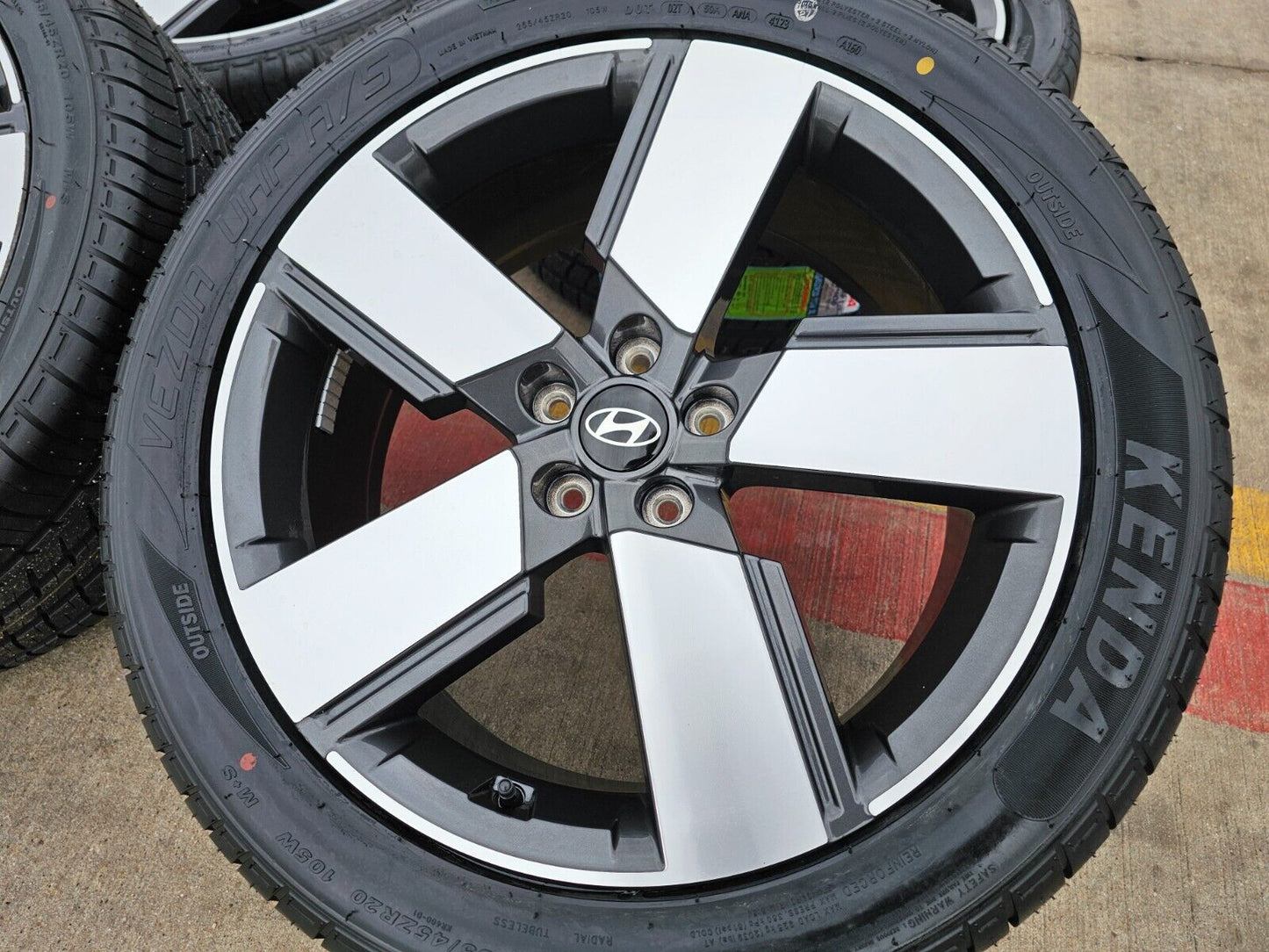 20" Hyundai Santa Fe OEM wheels rims tires 52910R6210 2018 2022 2023 2024 2025