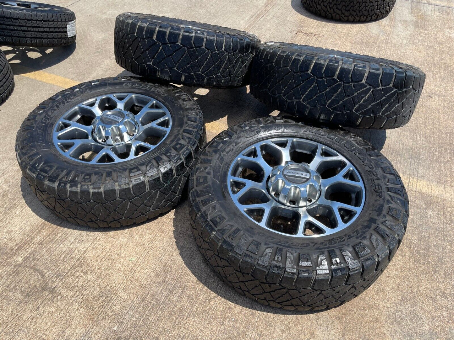 20" Ford F-250 F-350 OEM Lariat wheels rims 10292 tires 2022 2023 2024 NITTO