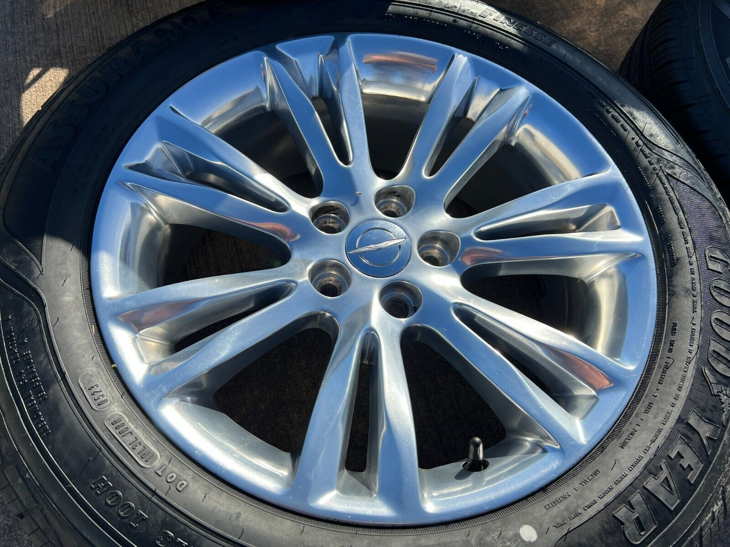 18" Chrysler 300 Dodge Charger Challenger OEM 2536 wheels rims tires NEW