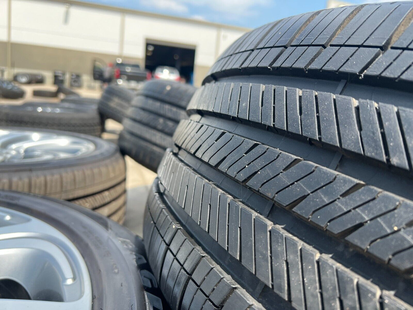 22" Lincoln Navigator OEM rims wheels RESERVE tires 2022 2023 2024 10497
