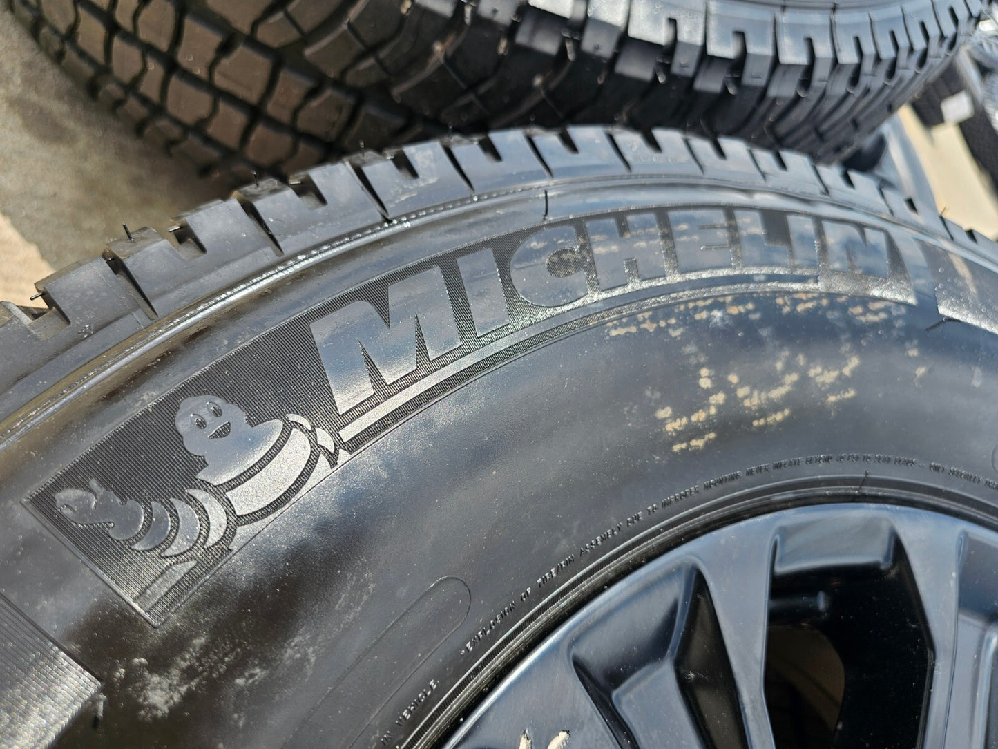 18" Ford F-250 F-350 OEM rims wheels 10097 tires MICHELIN NEW