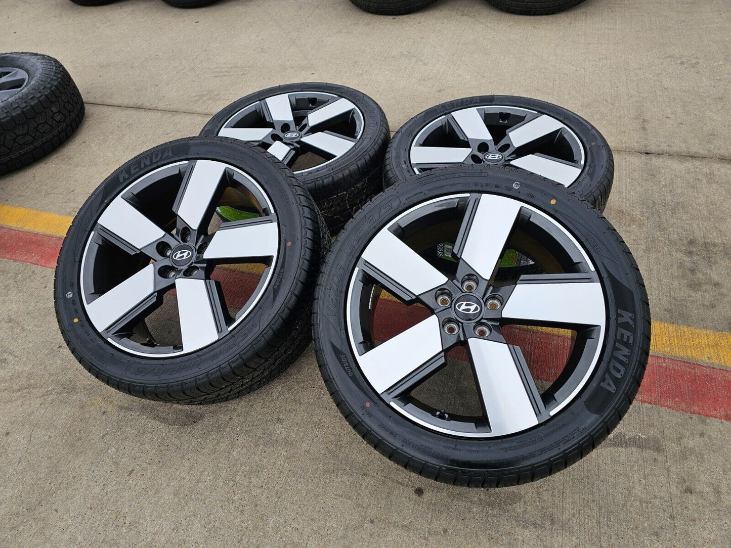 20" Hyundai Santa Fe OEM wheels rims tires 52910R6210 2018 2022 2023 2024 2025