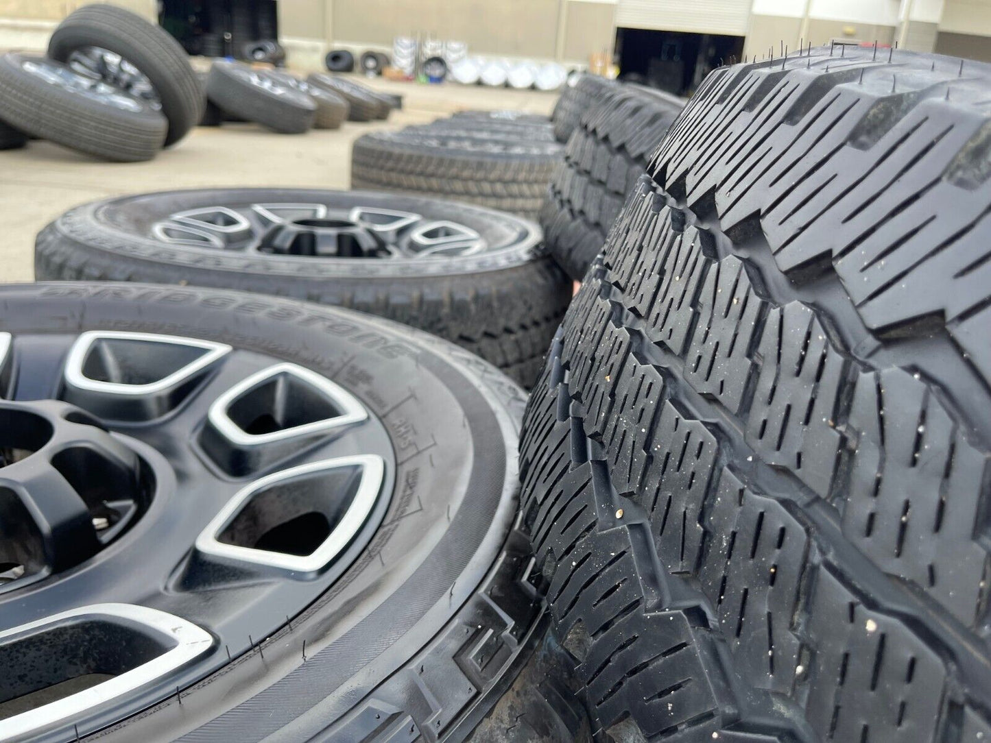 20" Ford F-250 F-350 OEM Lariat Platinum wheels rims 10486 tires