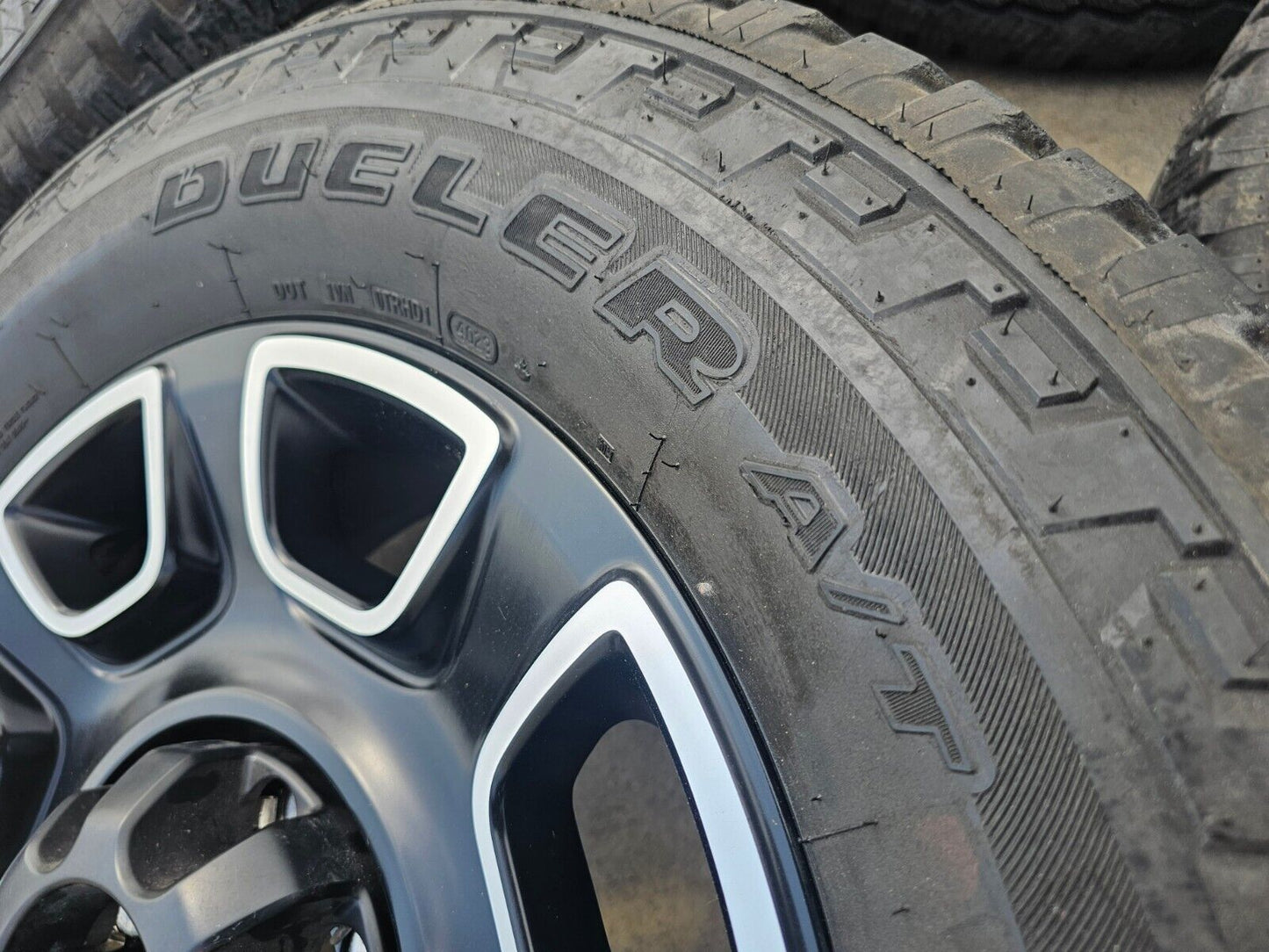 20" Ford F-250 F-350 OEM Lariat Platinum wheels rims 10486 tires
