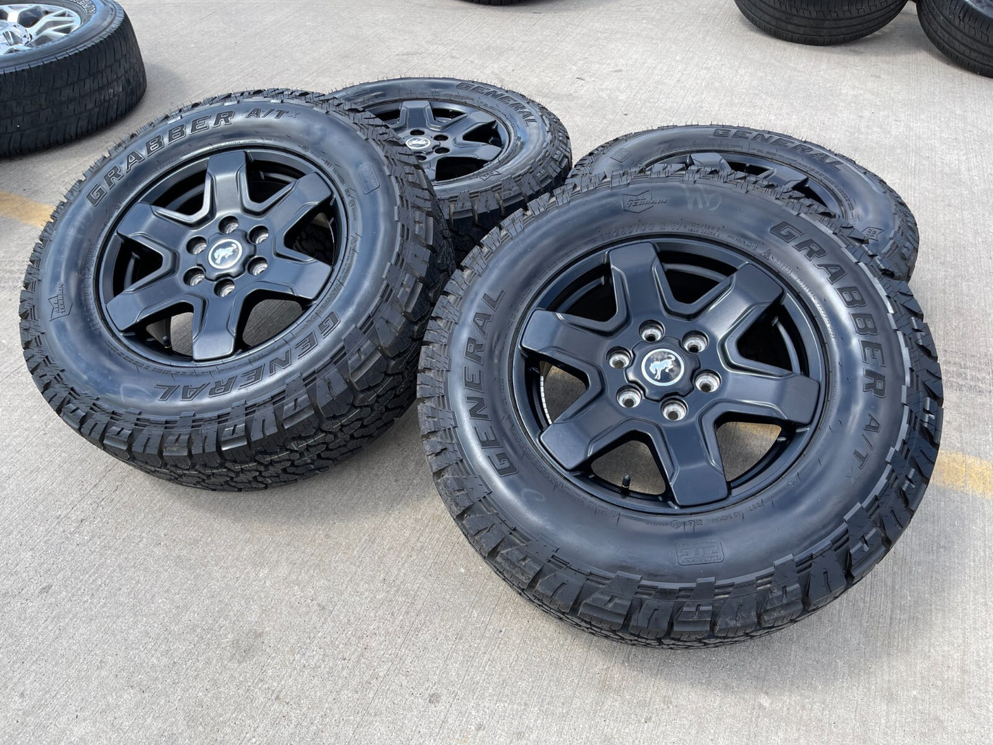 (4) 17" Ford Bronco wheels rims 95292 10383 SASQUATCH Ranger 2023 2024 2025 NEW