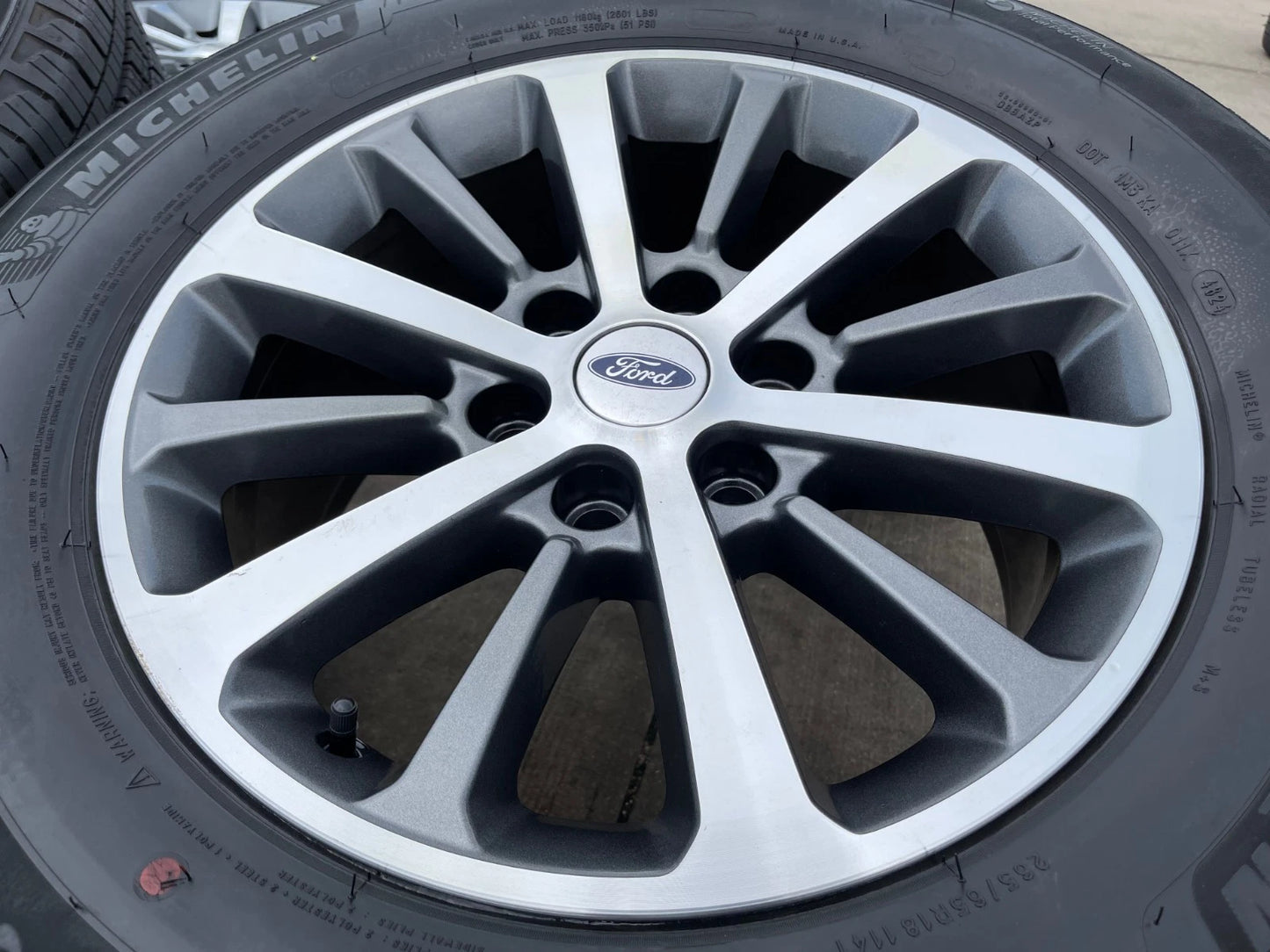 18" Ford F-150 Expedition 10142 OEM rims wheels tires MICHELIN NEW