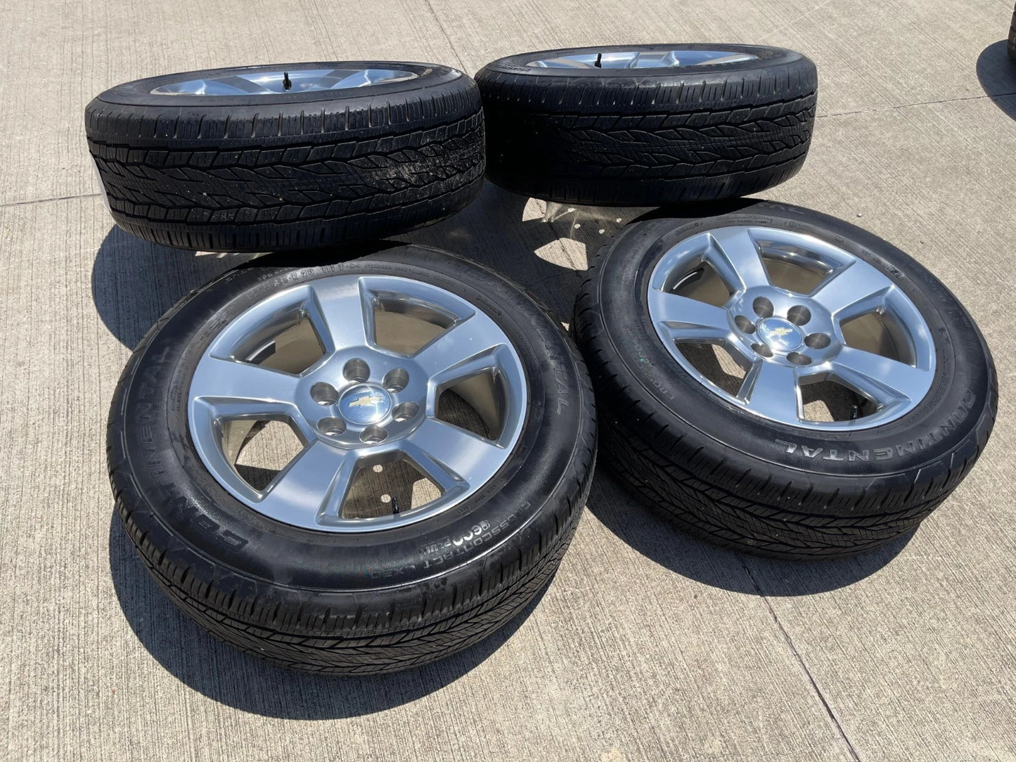 20" Chevy Silverado Tahoe Suburban OEM 5652 wheels rims tires CONTINENTAL