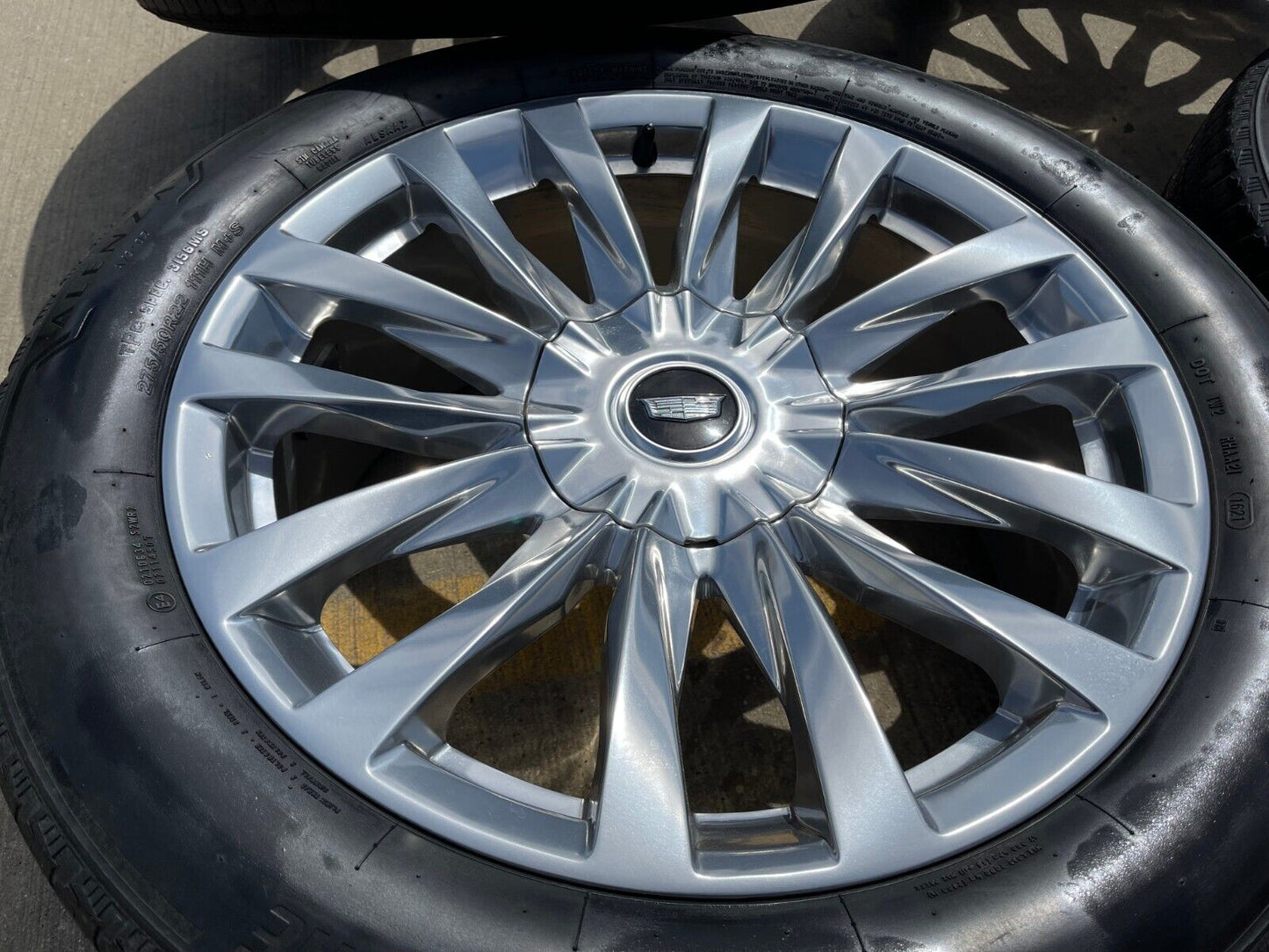 22" Cadillac Escalade Platinum OEM wheels rims 95026 tires GREAT DEAL