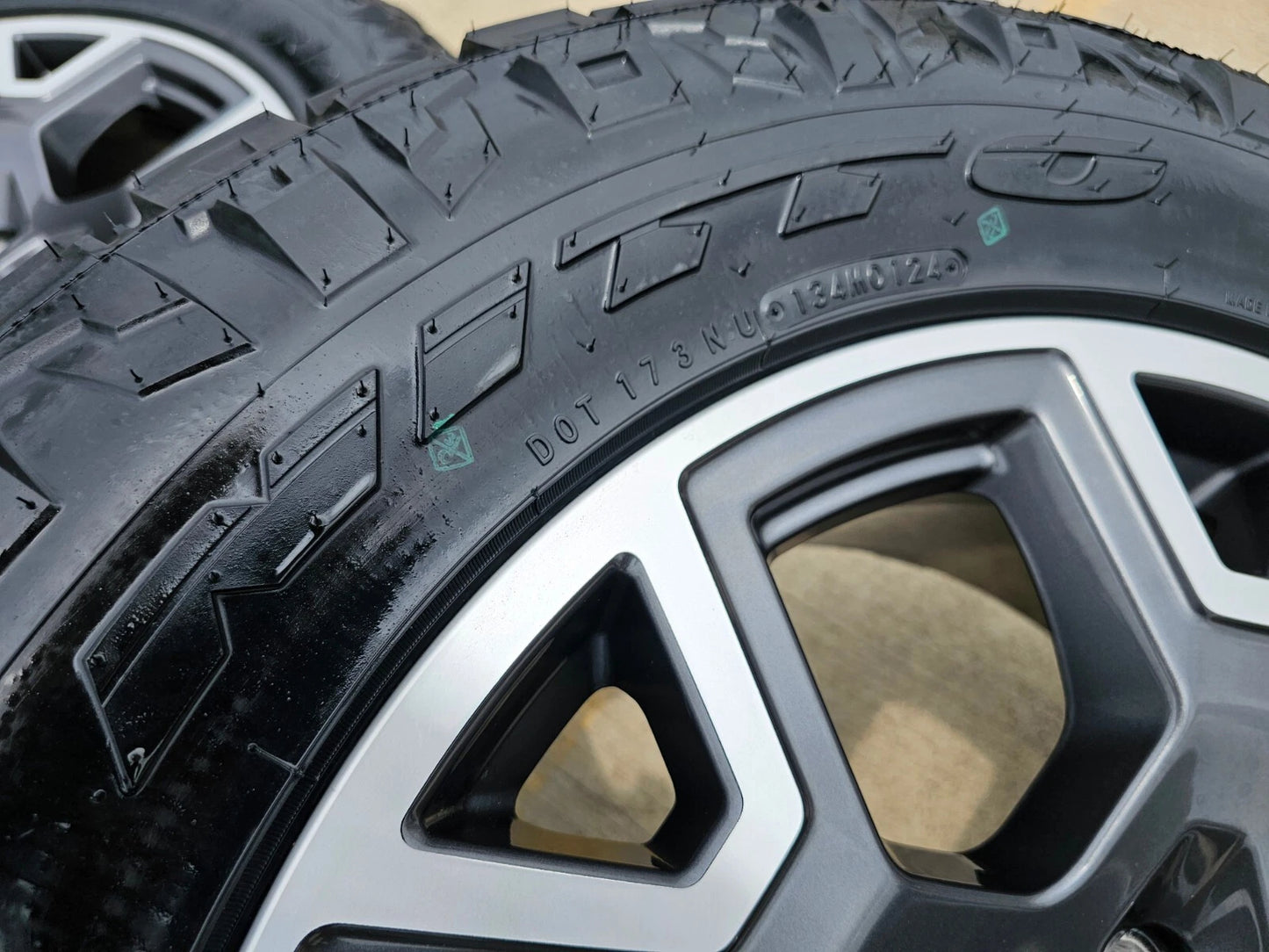 20" Ford F-150 LARIAT Limited OEM rims wheels Expedition 2025 NEW NITTO
