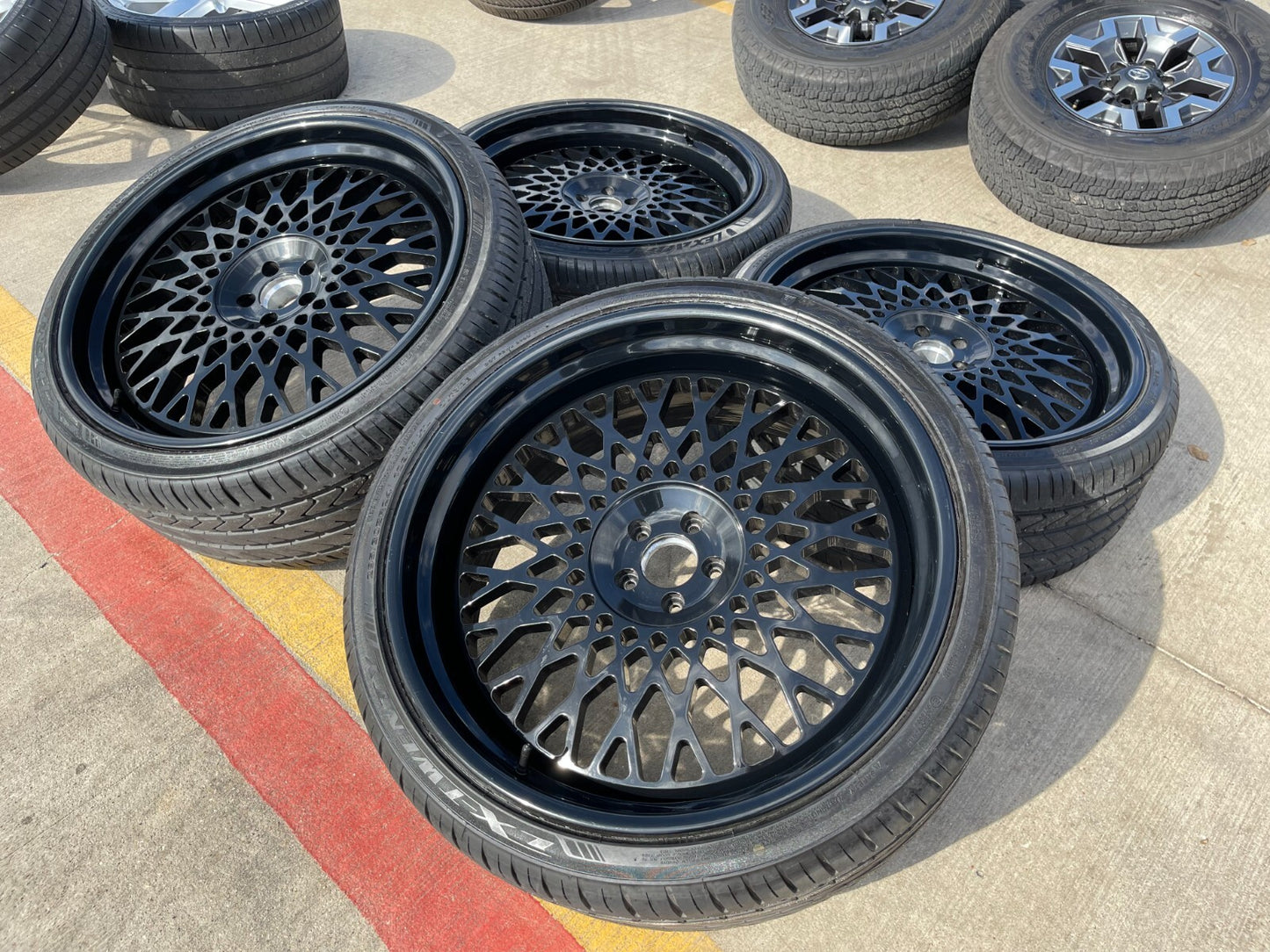 24x9 FORGIATO Rolls Royce Cullinan Phantom wheels rims tires black 5x112