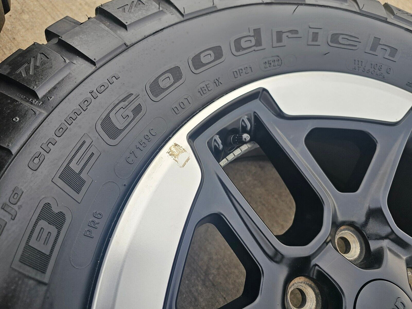 17" Jeep Wrangler Rubicon OEM Black wheels rims Gladiator 9219 tires