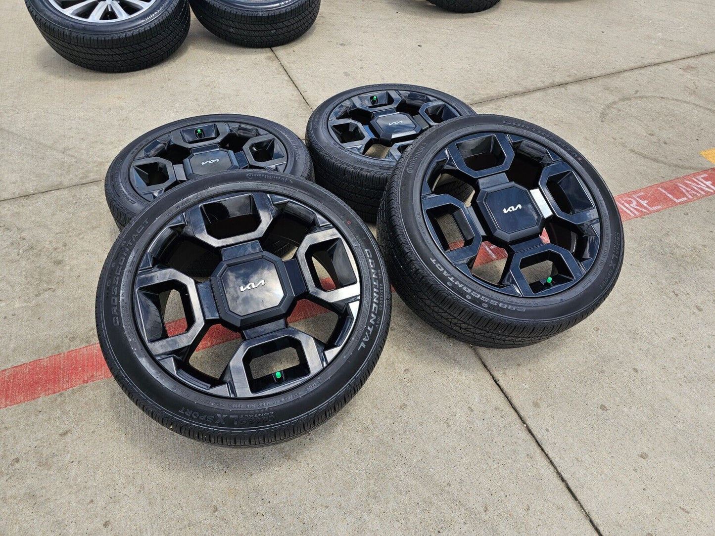 20" Kia Sorento X-PRO OEM wheels rims tires Telluride Sedona 2023 2024 2025 NEW