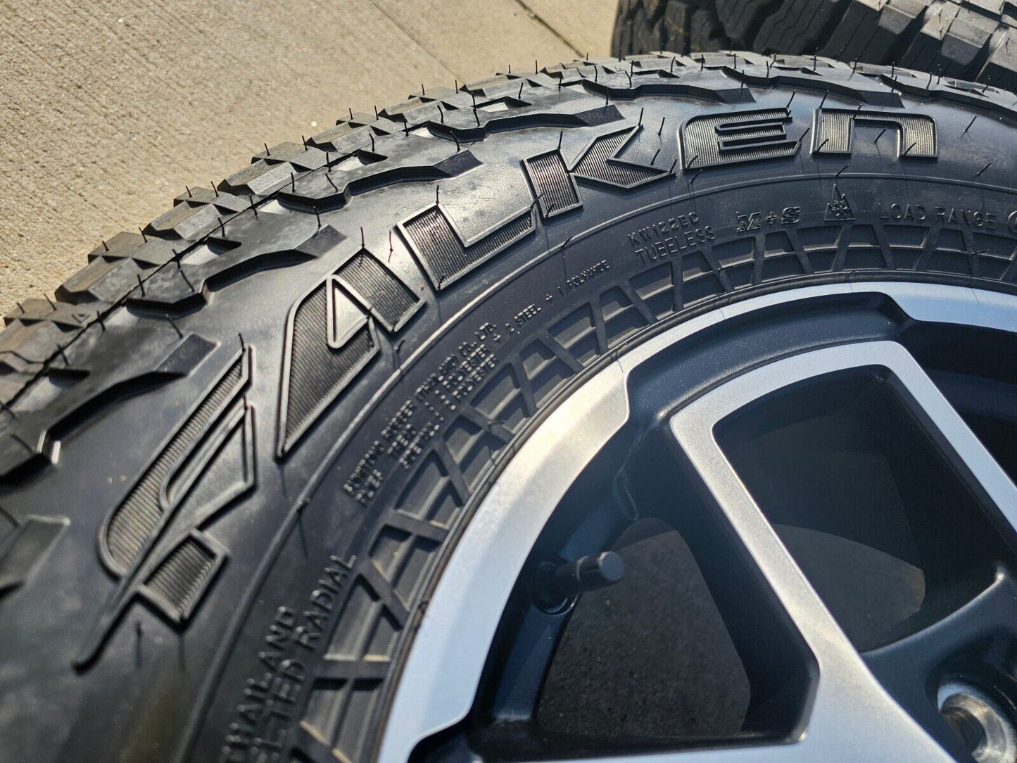 17" Jeep Wrangler Rubicon OEM wheels rims Gladiator 2024 2025 NEW