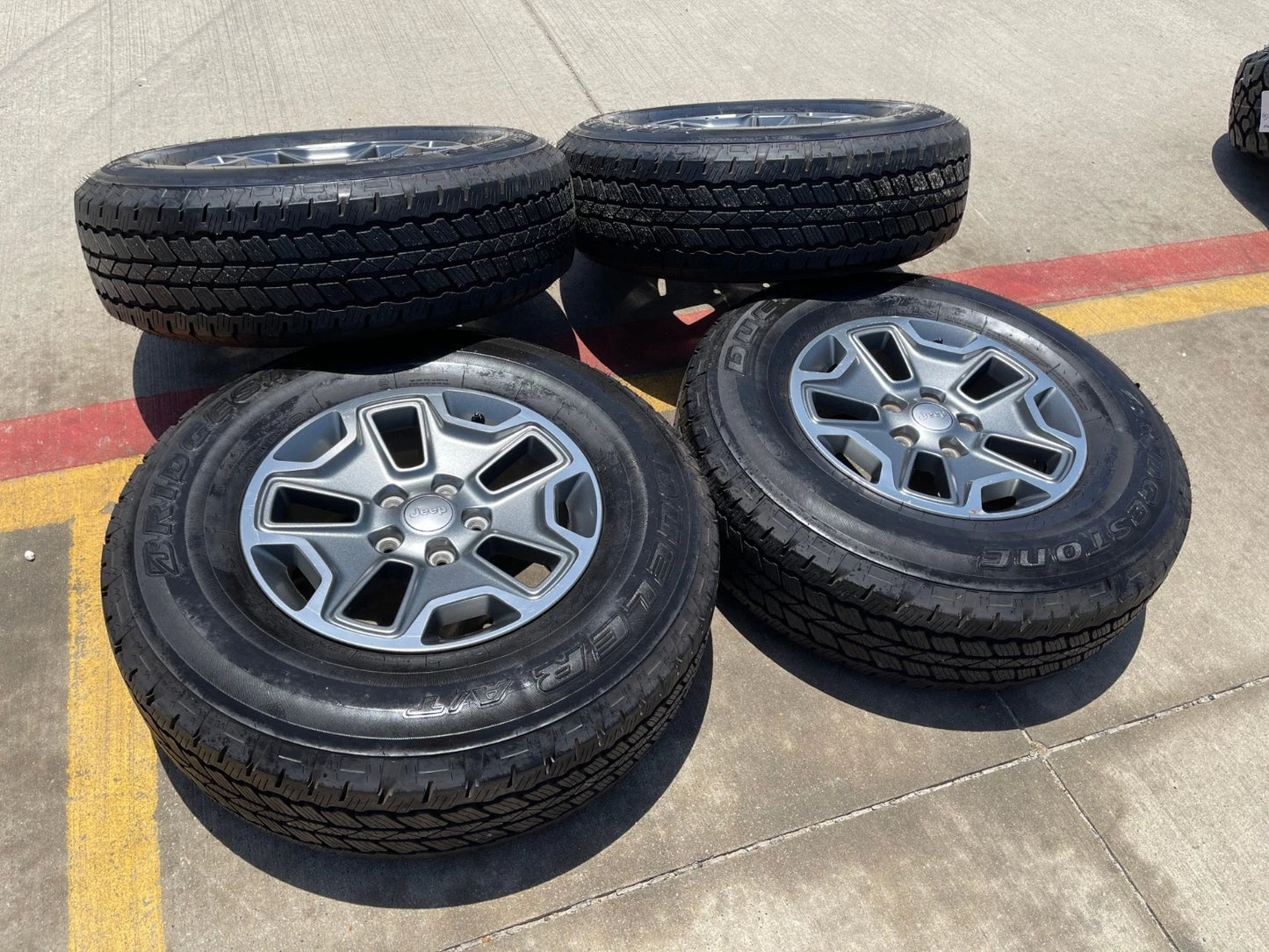 17" Jeep Wrangler Gladiator OEM Rubicon wheels rims 9118 tires