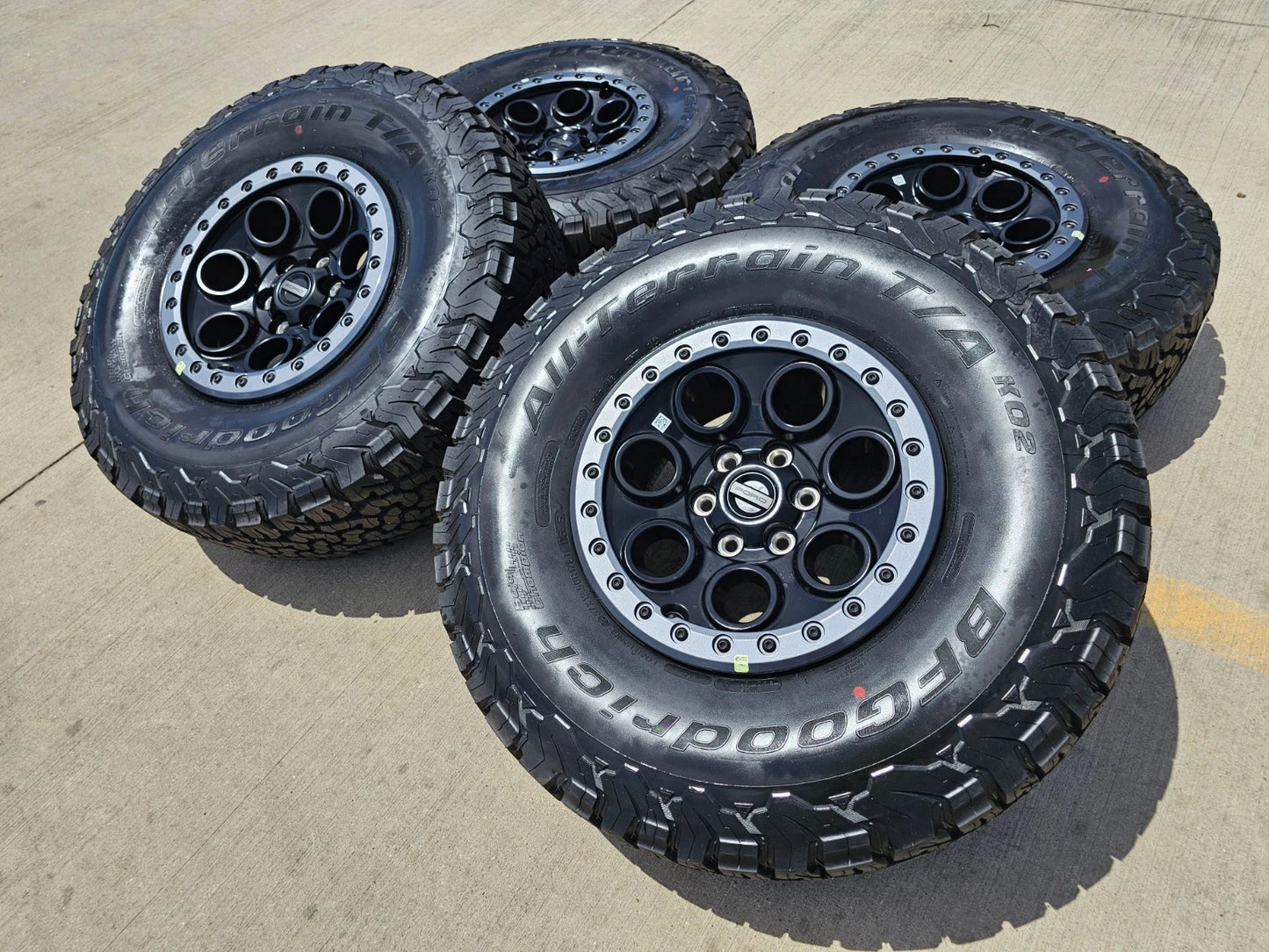 17" Ford F-150 Raptor OEM BEADLOCK rims wheels BFG KO2 37" tires NEW