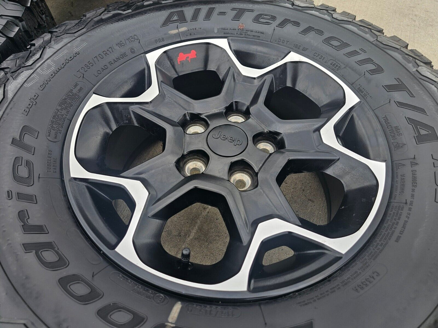 17" Jeep Wrangler Rubicon OEM wheels rims Gladiator 96832 9282 2023 2024 2025