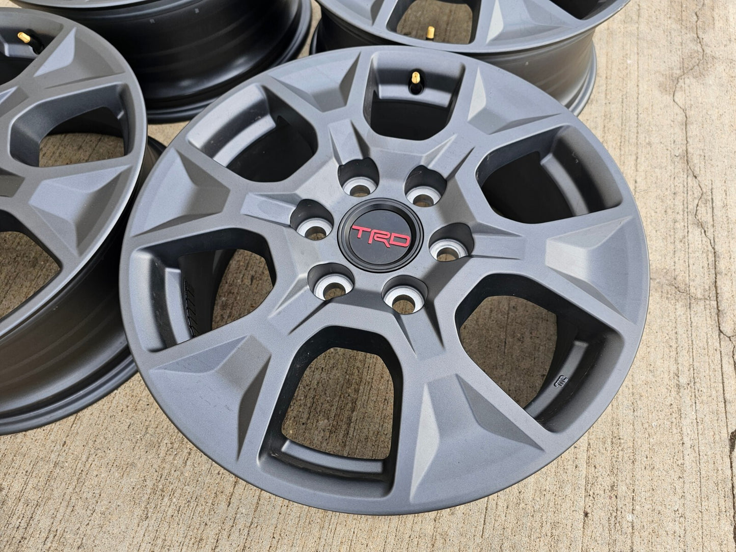 18" Toyota Land Cruiser TRD Tundra Sequoia OEM wheels rims Tacoma GX550 2025 NEW