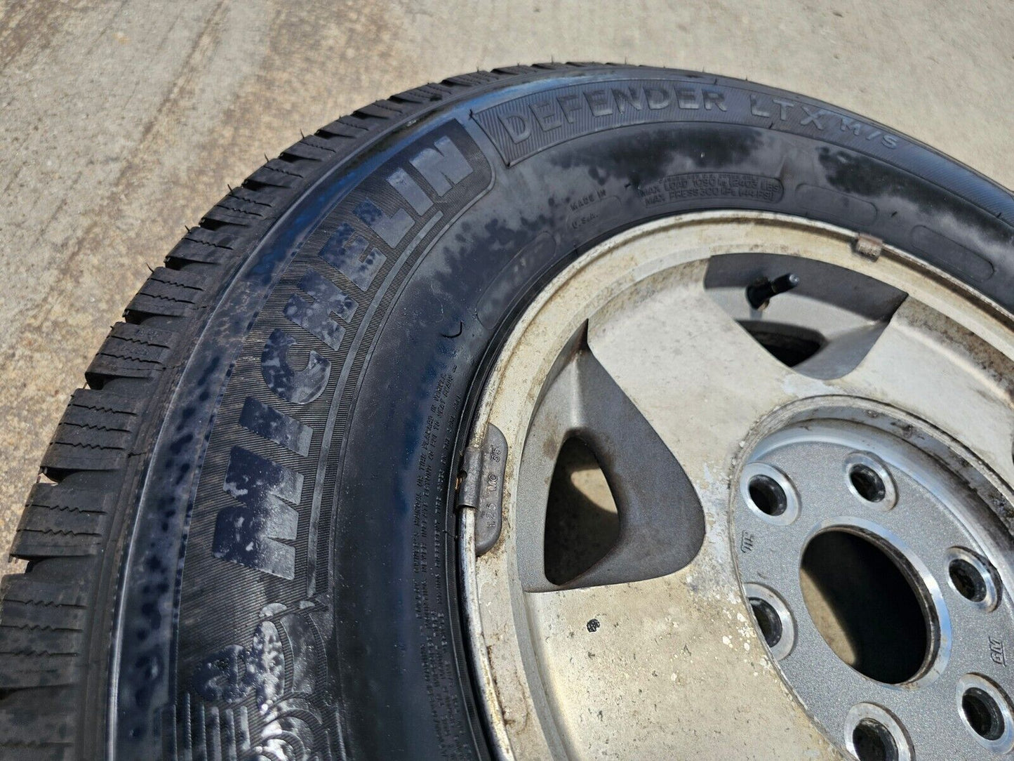 16" Chevy Silverado 1500 Tahoe OEM 5015 wheel rim spare 2002 2003 2004 2005 2006