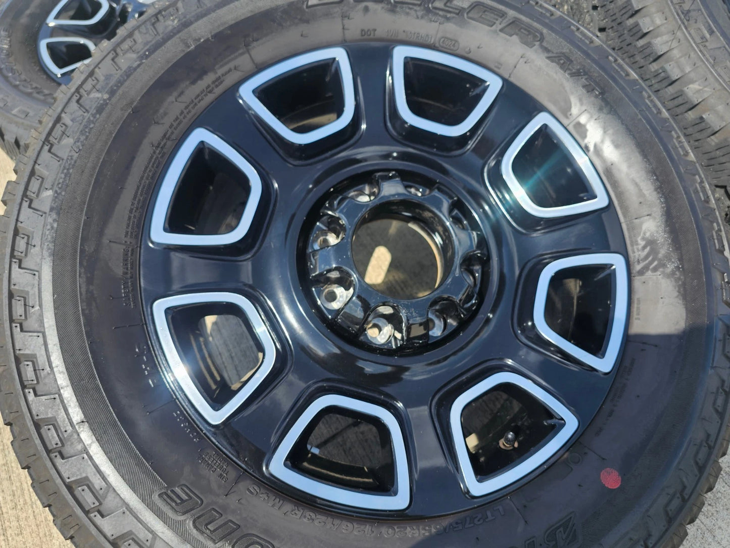 20" Ford F-250 F-350 OEM Lariat Platinum wheels rims 10486 tires 2024 2025