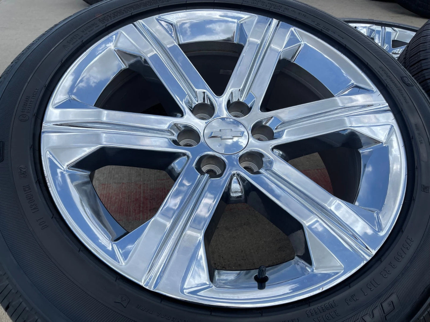 22" GMC Yukon Tahoe Chevy OEM CHROME wheels rims Silverado 5667 NEW tires