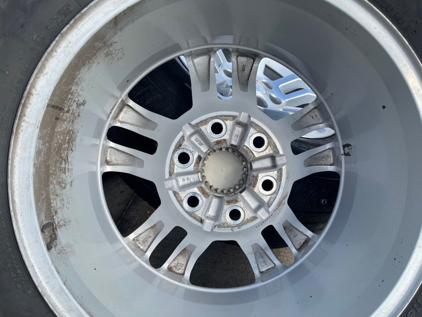 18" Chevy Tahoe Suburban Z71 OEM 5646 wheels rims tires Silverado 1500
