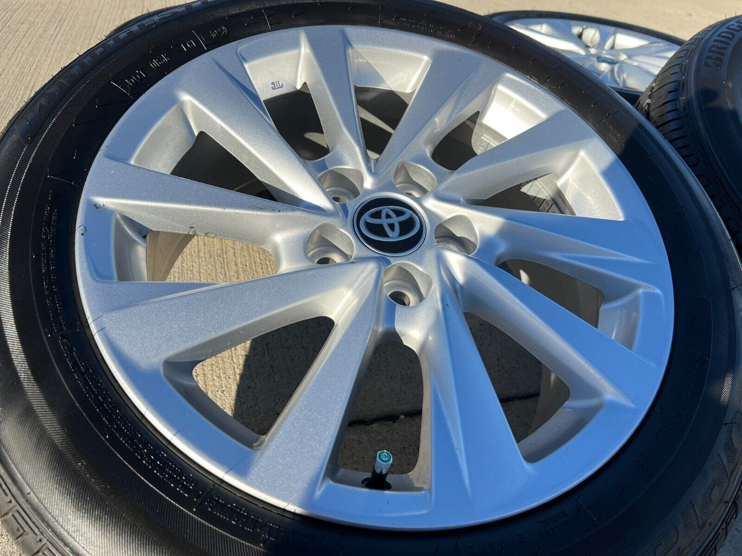 17" Toyota Camry Avalon OEM wheels rims 69137 96992 CHR 2022 2023 2024 2025 NEW