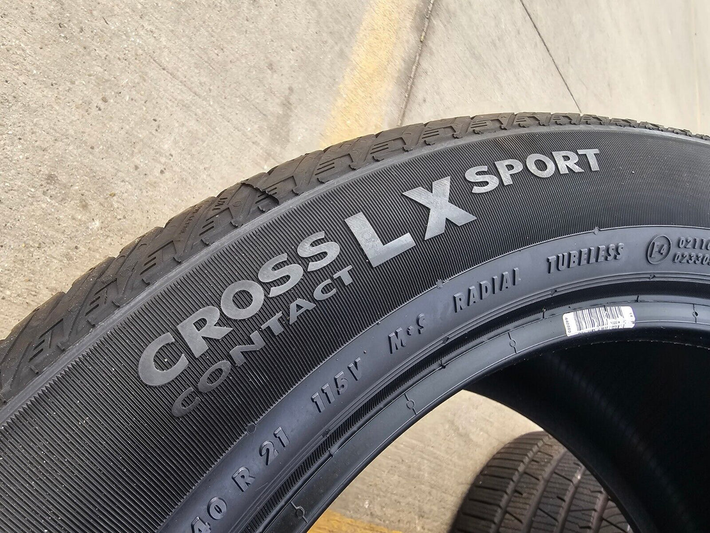 (1) 315/40/21 Continental Cross Contact LX Sport tire