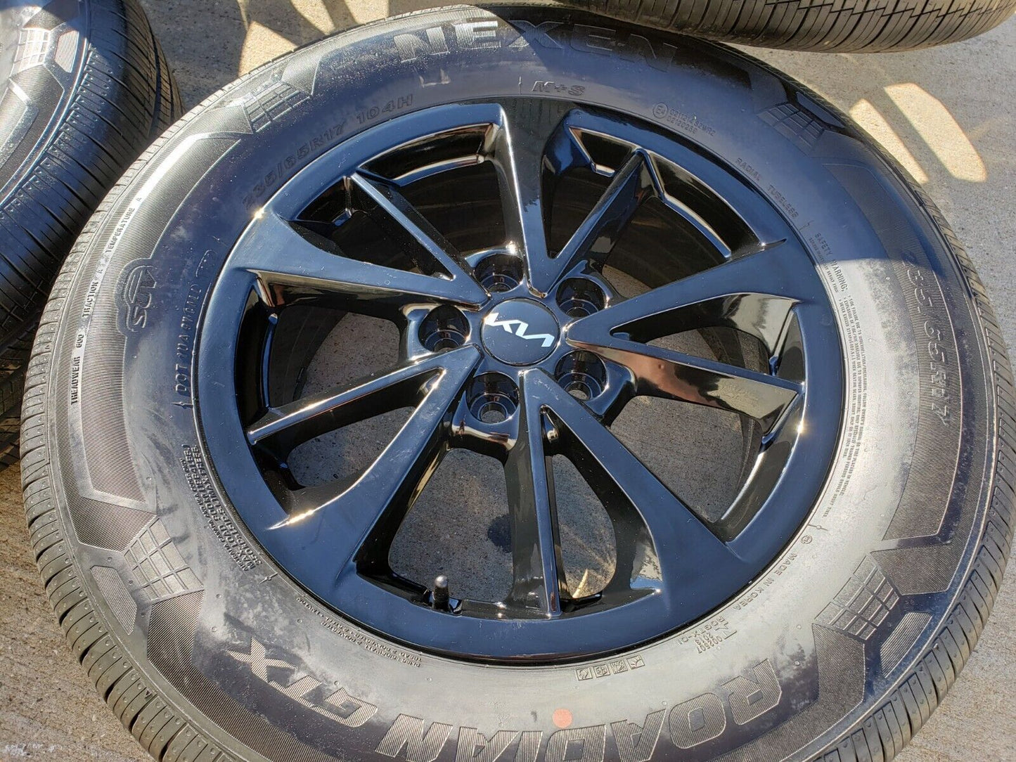 17" Kia Sportage Carnival OEM wheels rims tires 74829 Sorento Sedona 2022 2023
