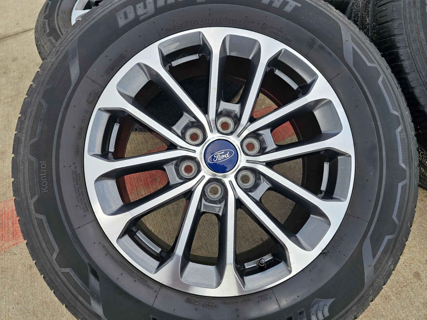 18" Ford F-150 OEM rims wheel 10169 tires Expedition